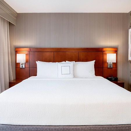 מלון Courtyard By Marriott Edmonton West מראה חיצוני תמונה