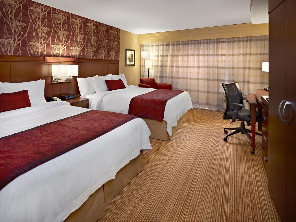 מלון Courtyard By Marriott Edmonton West מראה חיצוני תמונה