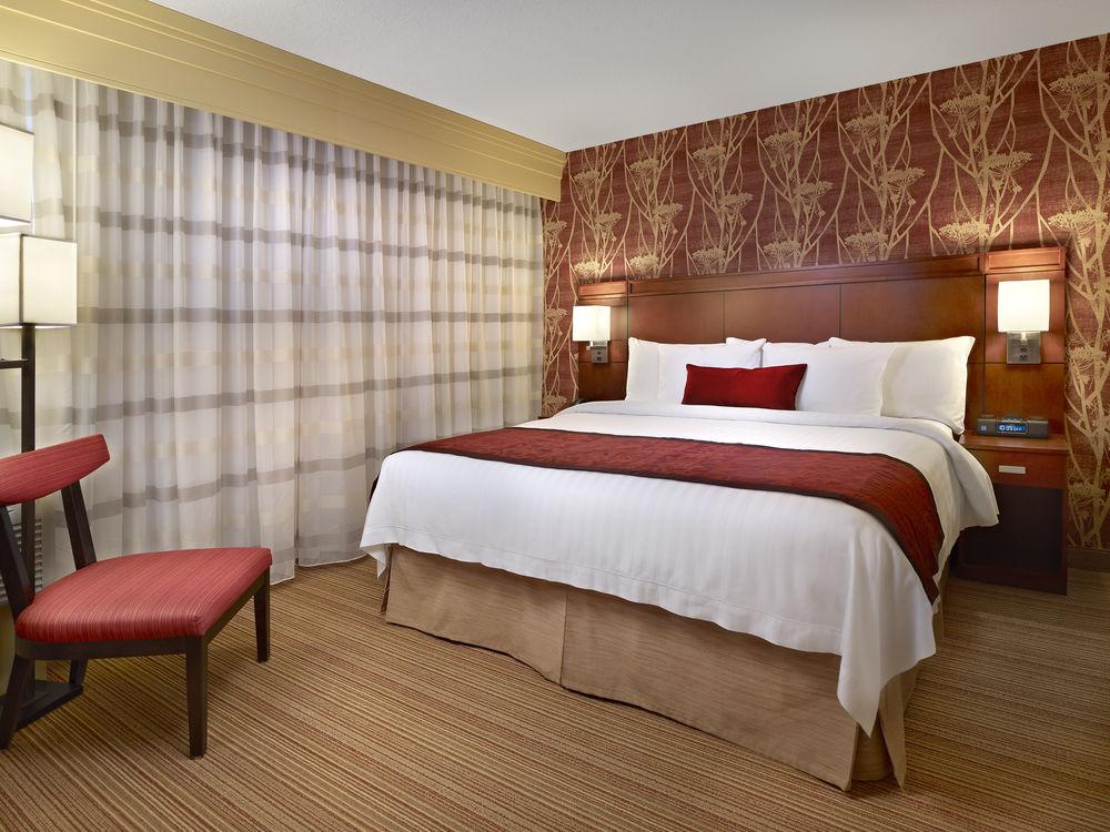 מלון Courtyard By Marriott Edmonton West מראה חיצוני תמונה
