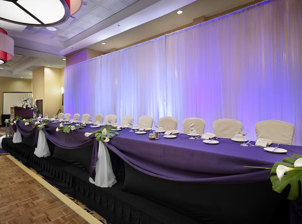 מלון Courtyard By Marriott Edmonton West מראה חיצוני תמונה