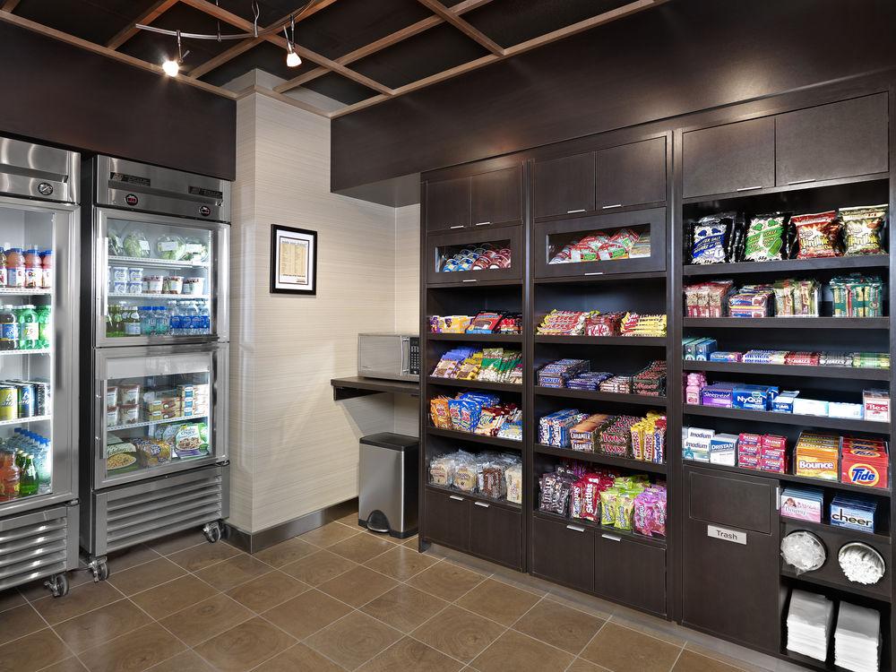 מלון Courtyard By Marriott Edmonton West מראה חיצוני תמונה