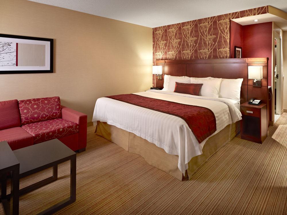 מלון Courtyard By Marriott Edmonton West מראה חיצוני תמונה