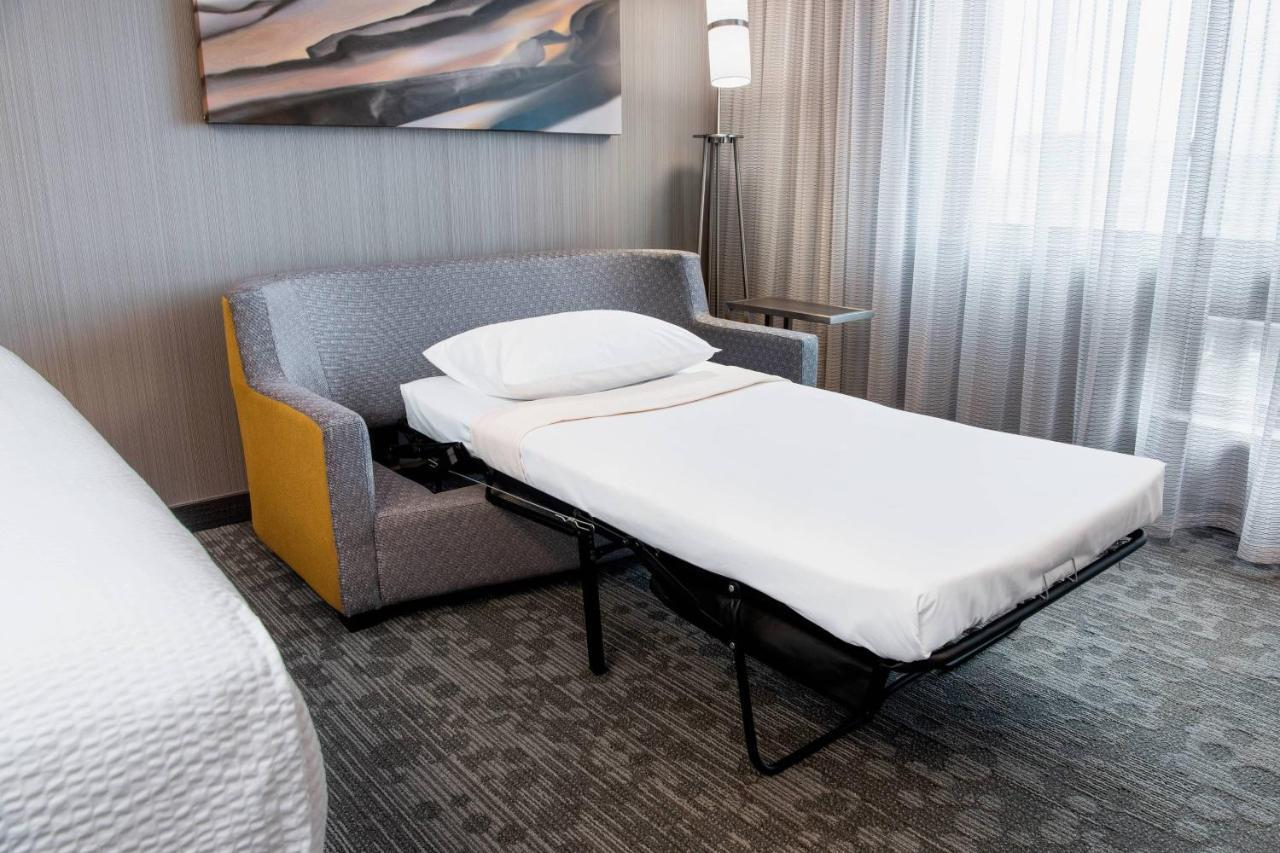 מלון Courtyard By Marriott Edmonton West מראה חיצוני תמונה