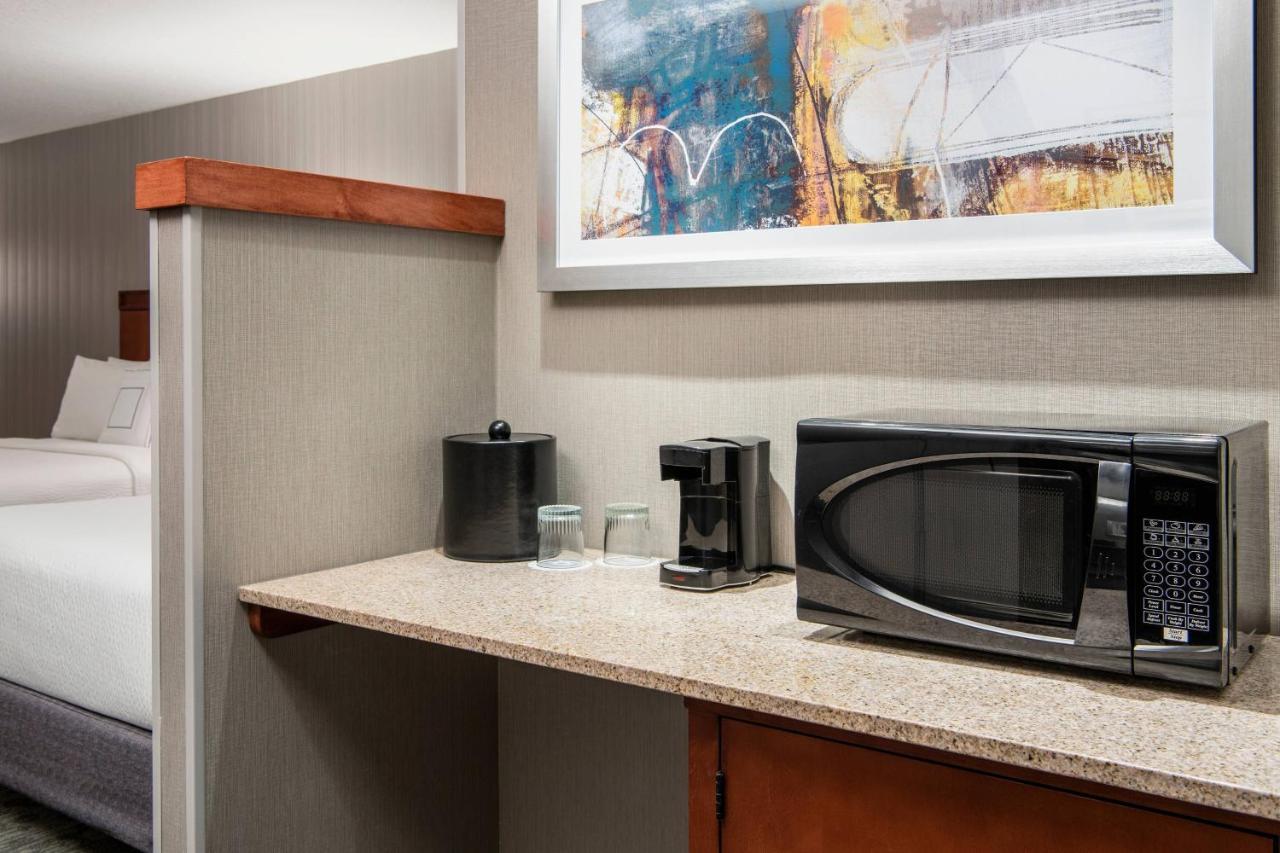 מלון Courtyard By Marriott Edmonton West מראה חיצוני תמונה