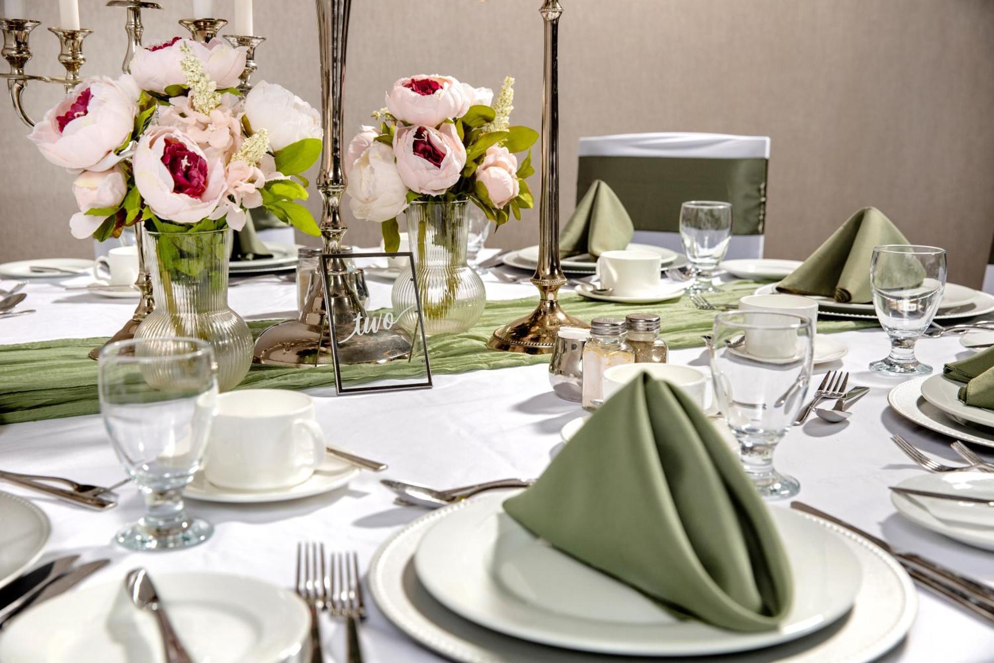 מלון Courtyard By Marriott Edmonton West מראה חיצוני תמונה