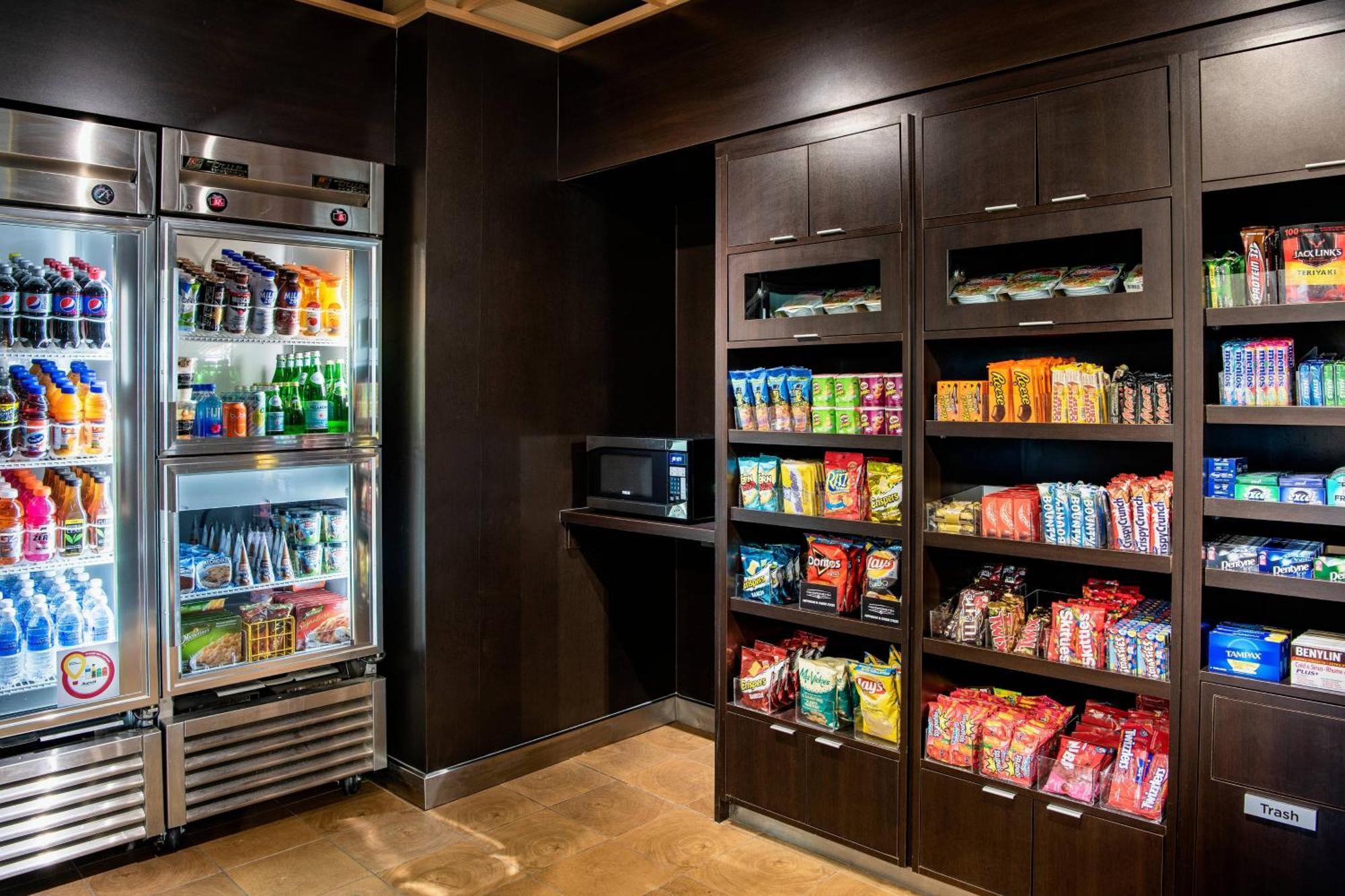 מלון Courtyard By Marriott Edmonton West מראה חיצוני תמונה