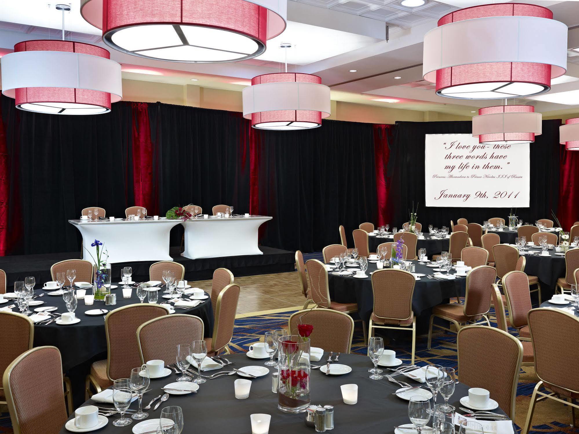 מלון Courtyard By Marriott Edmonton West מראה חיצוני תמונה