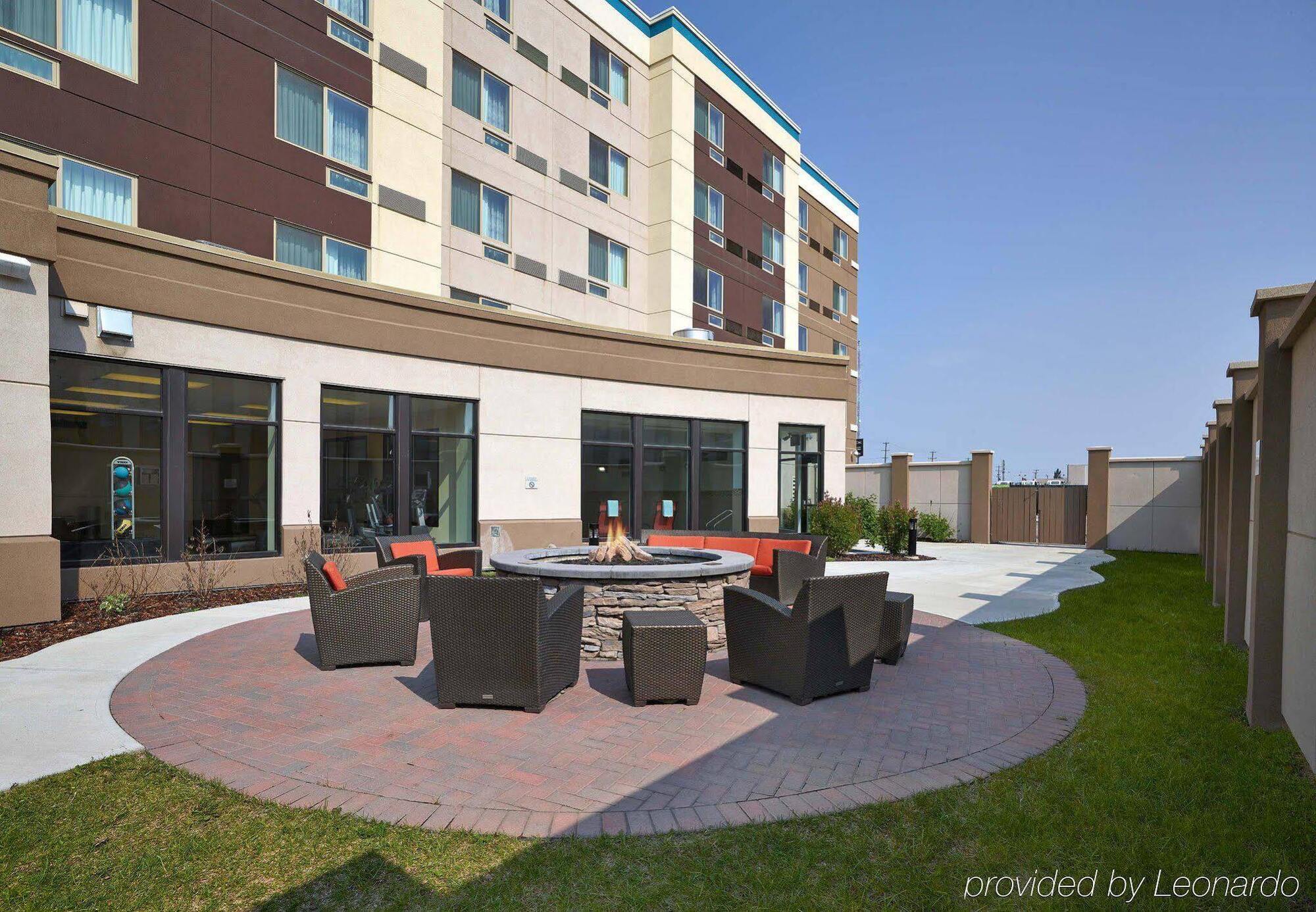 מלון Courtyard By Marriott Edmonton West מראה חיצוני תמונה